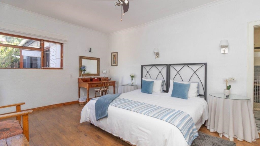 7 Bedroom Property for Sale in Westcliff Western Cape